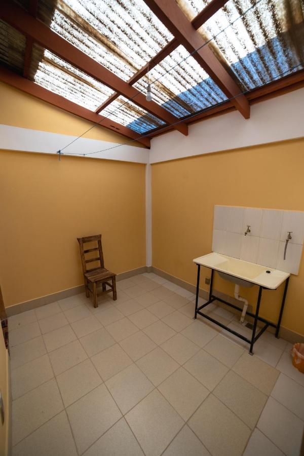 The Little House Aparthotel Uyuni Exterior photo