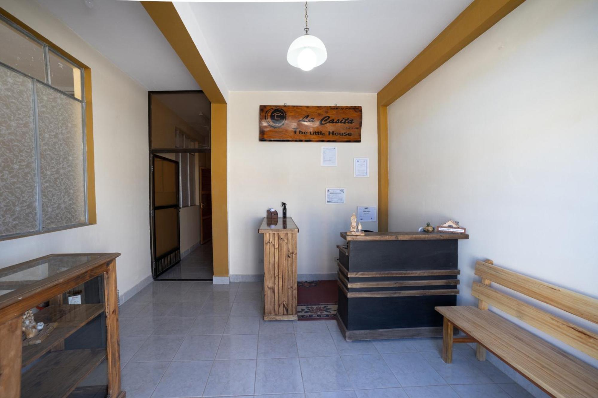 The Little House Aparthotel Uyuni Exterior photo